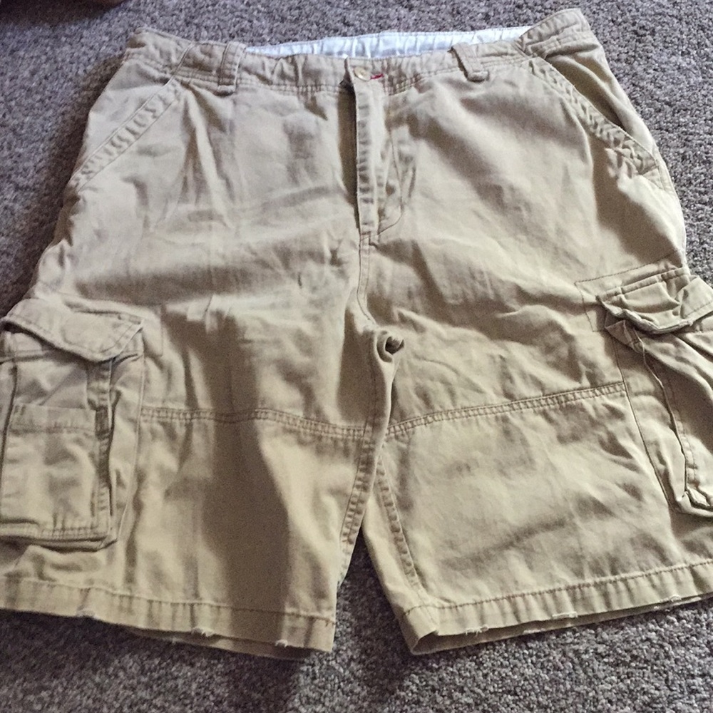 Men’s no boundaries cargo shorts 36